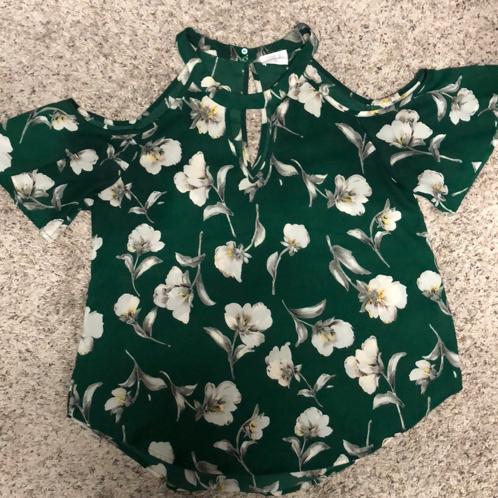 Key Hole Cold Shoulder Blouse